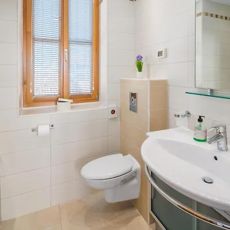 Holiday home 4 Bedroom Gorgeous In Baredine *