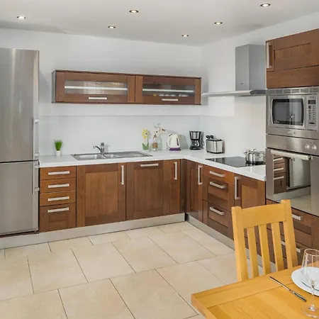 4 Bedroom Gorgeous In Baredine *