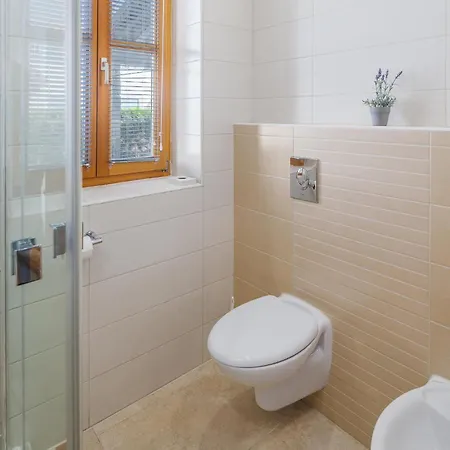 4 Bedroom Gorgeous In Baredine * Donje Baredine