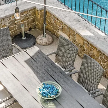 4 Bedroom Gorgeous In Baredine Сasa de vacaciones